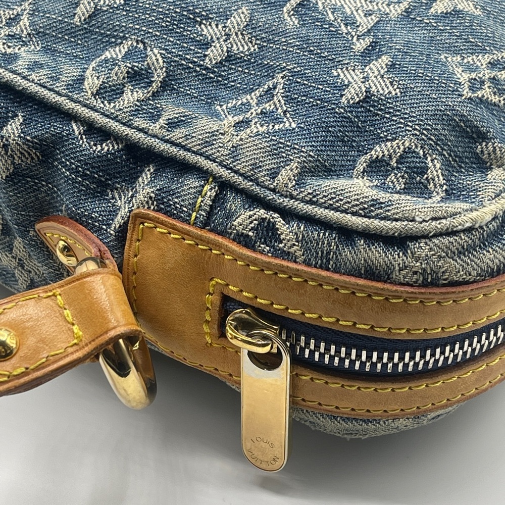 Louis Vuitton Denim Camera Bag Jean Monogram Crossbody Shoulder Vintage Rare LV - Picture 8 of 16